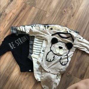 5 item three quarter sleeved onzie